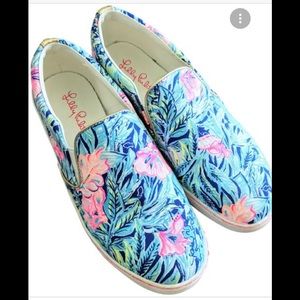 NWOT Lilly Pulitzer tropical canvas slip on shoes